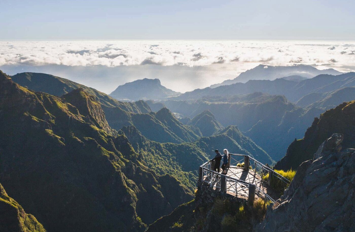 Viewpoint above the clouds on the way to Pico Ruivo